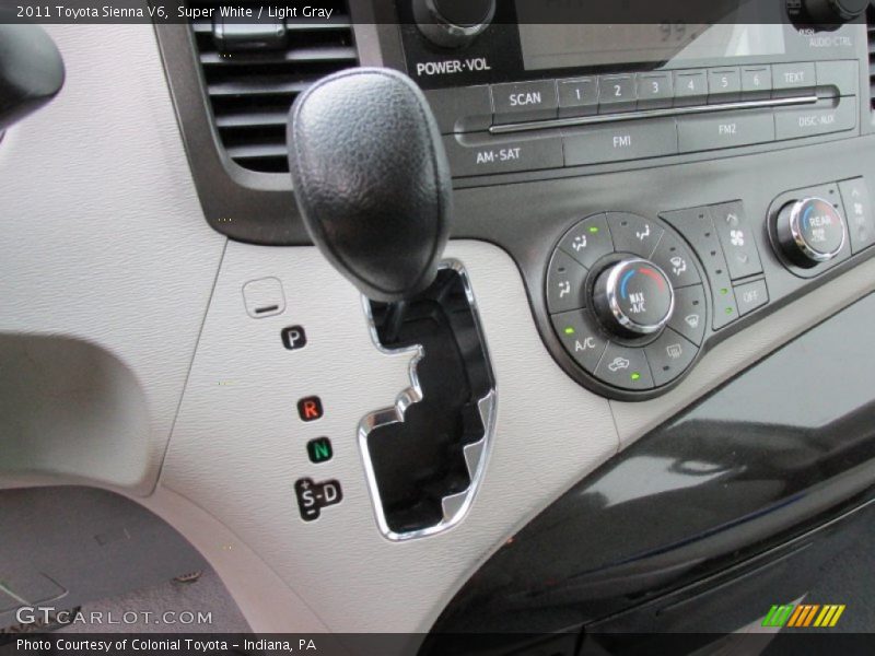 Super White / Light Gray 2011 Toyota Sienna V6