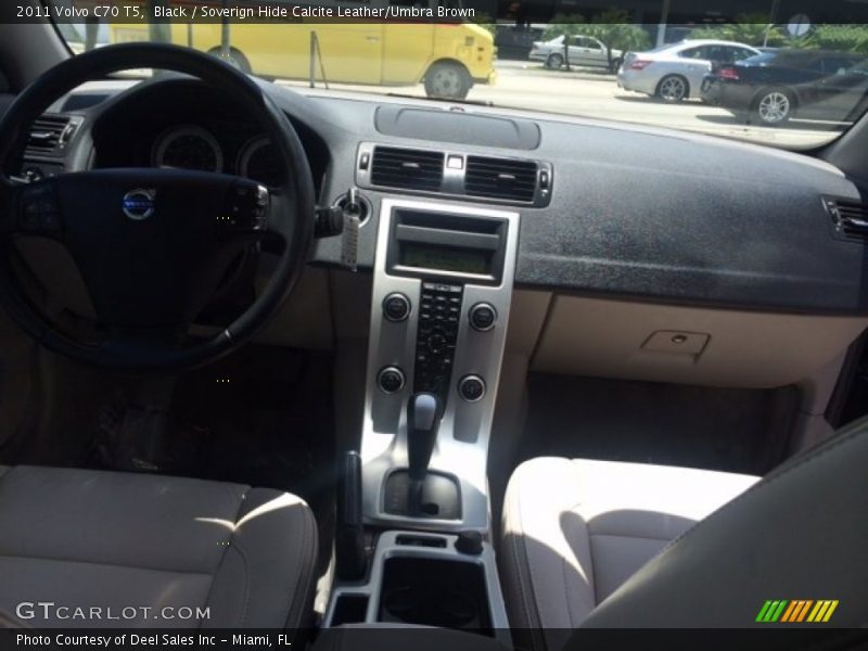 Black / Soverign Hide Calcite Leather/Umbra Brown 2011 Volvo C70 T5