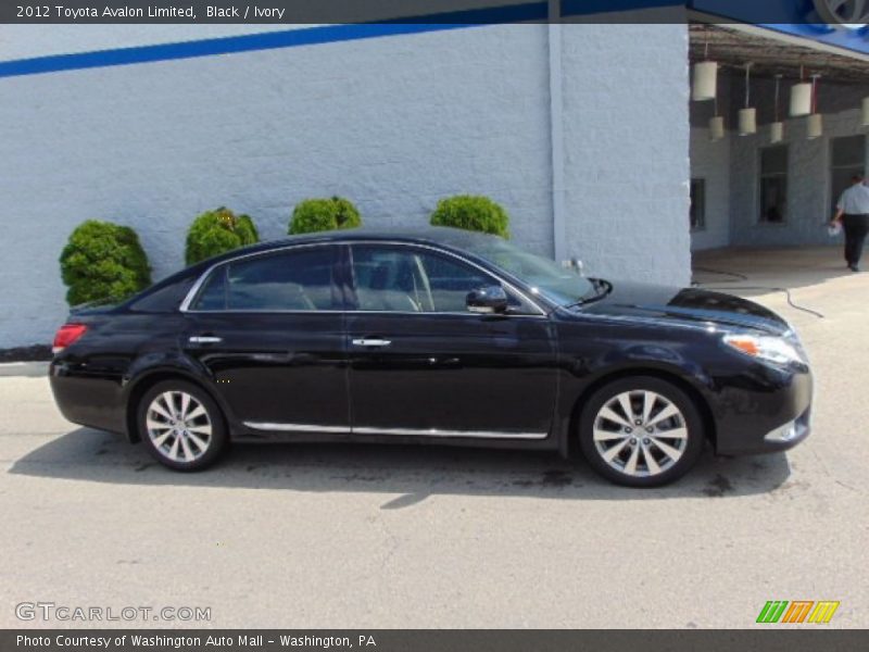 Black / Ivory 2012 Toyota Avalon Limited