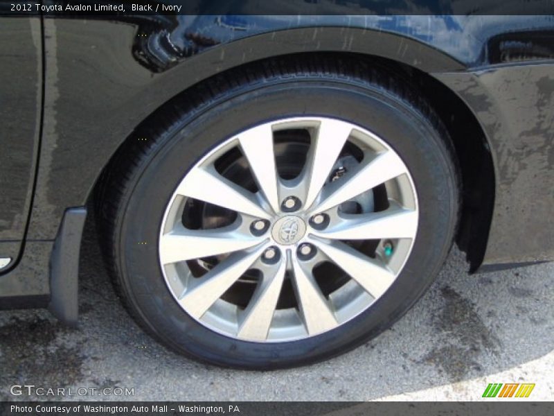 Black / Ivory 2012 Toyota Avalon Limited