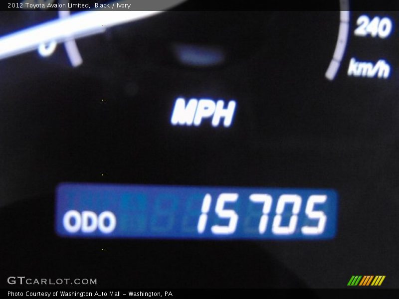 Black / Ivory 2012 Toyota Avalon Limited