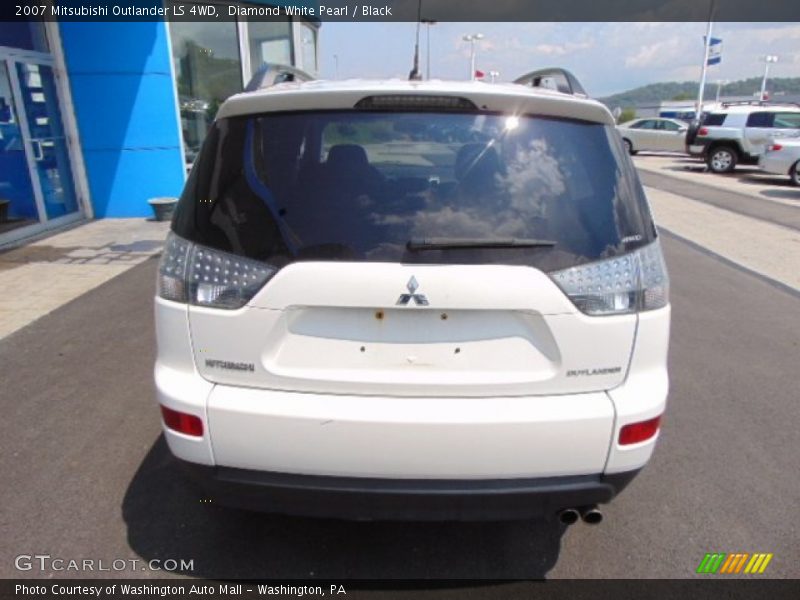 Diamond White Pearl / Black 2007 Mitsubishi Outlander LS 4WD