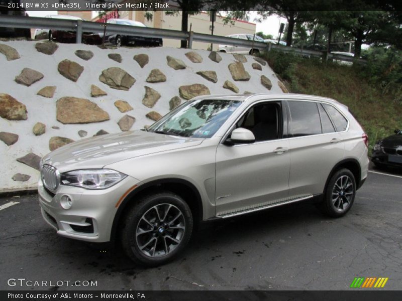 Front 3/4 View of 2014 X5 xDrive35i