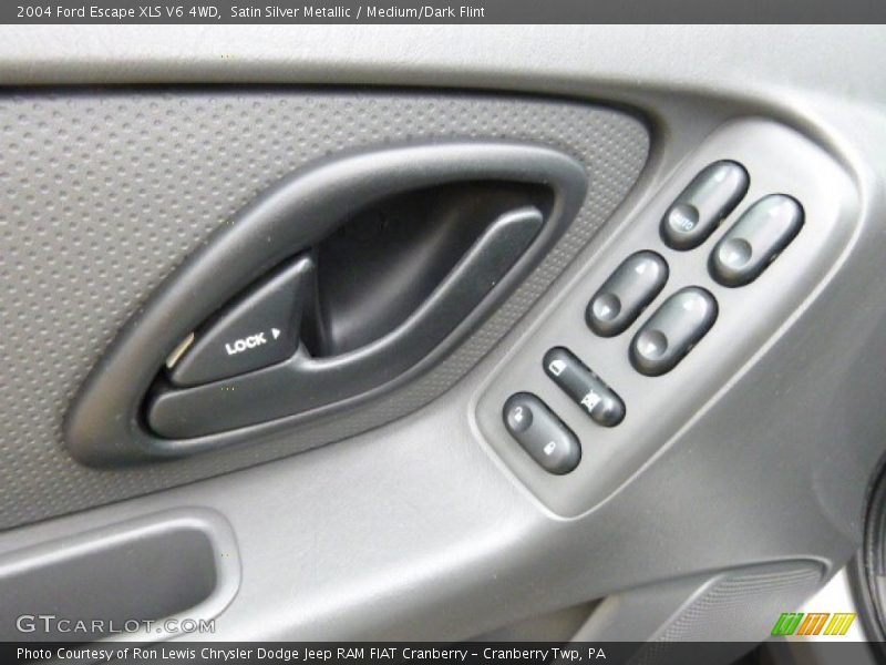 Satin Silver Metallic / Medium/Dark Flint 2004 Ford Escape XLS V6 4WD