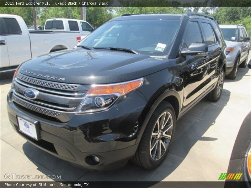 Tuxedo Black / Charcoal Black 2015 Ford Explorer XLT