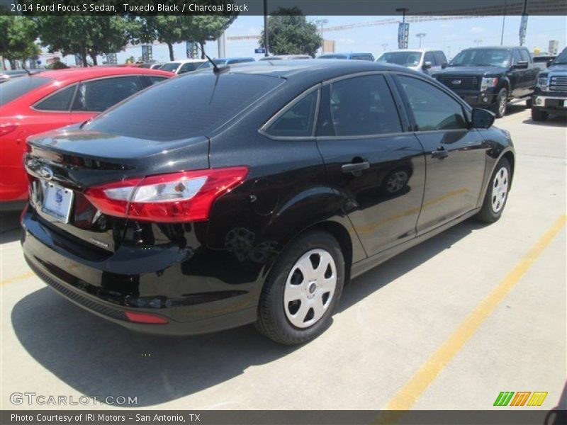 Tuxedo Black / Charcoal Black 2014 Ford Focus S Sedan