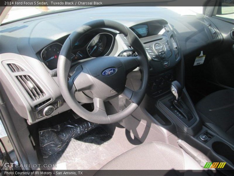 Tuxedo Black / Charcoal Black 2014 Ford Focus S Sedan