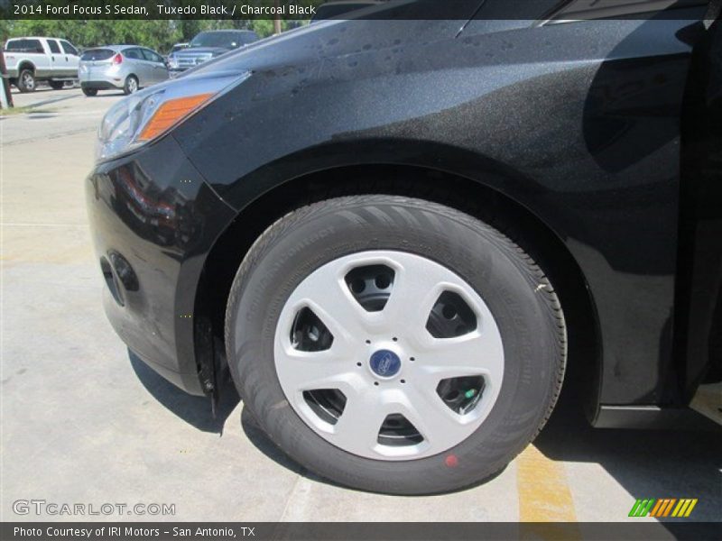 Tuxedo Black / Charcoal Black 2014 Ford Focus S Sedan
