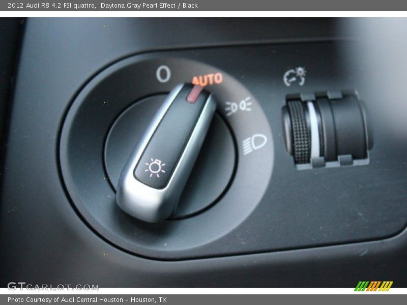 Daytona Gray Pearl Effect / Black 2012 Audi R8 4.2 FSI quattro