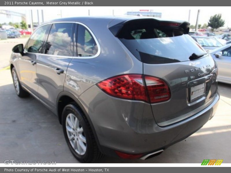 Meteor Grey Metallic / Black 2011 Porsche Cayenne