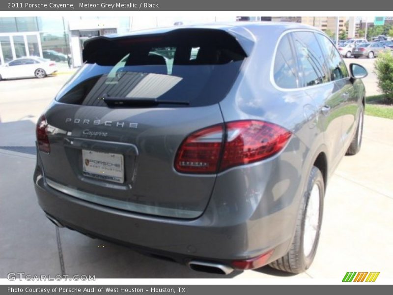 Meteor Grey Metallic / Black 2011 Porsche Cayenne