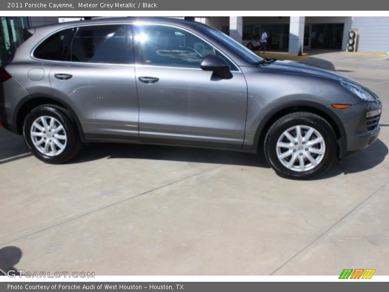 Meteor Grey Metallic / Black 2011 Porsche Cayenne