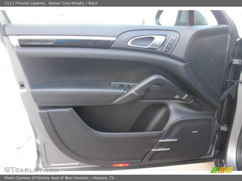 Meteor Grey Metallic / Black 2011 Porsche Cayenne