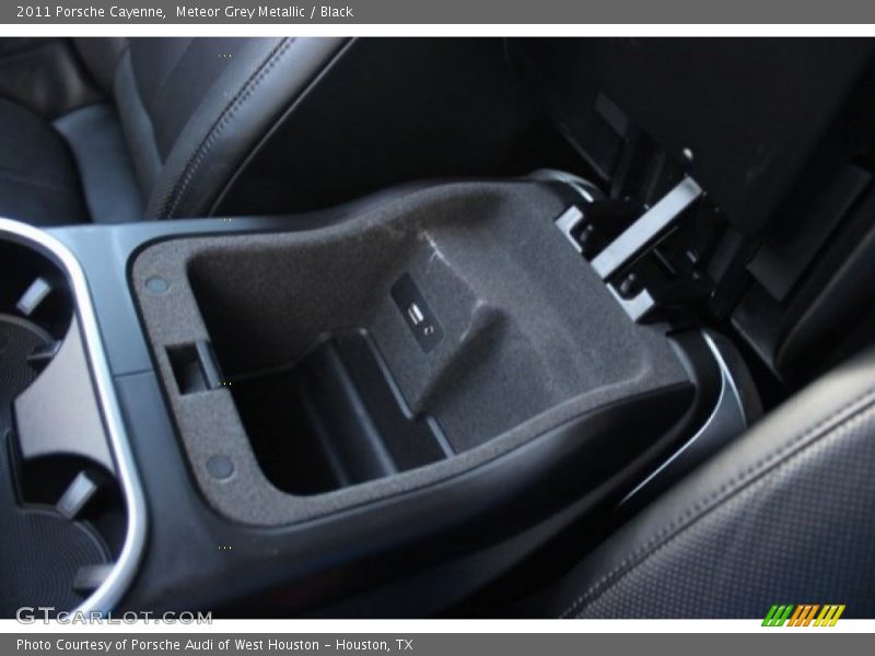 Meteor Grey Metallic / Black 2011 Porsche Cayenne
