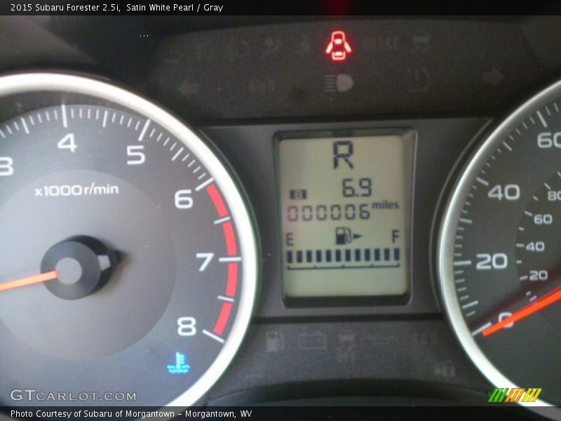 Satin White Pearl / Gray 2015 Subaru Forester 2.5i