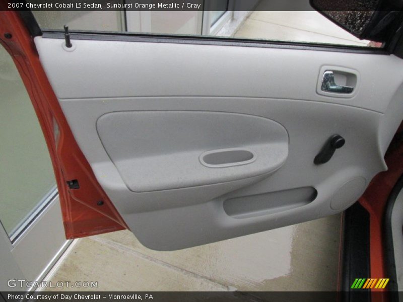 Sunburst Orange Metallic / Gray 2007 Chevrolet Cobalt LS Sedan