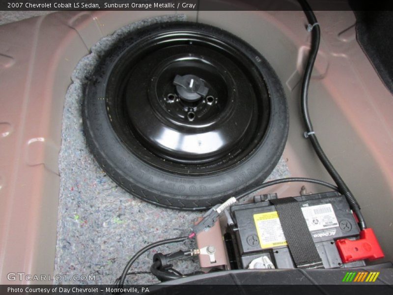 Sunburst Orange Metallic / Gray 2007 Chevrolet Cobalt LS Sedan