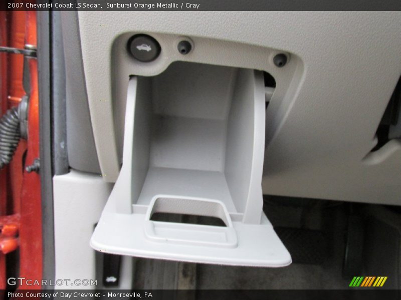 Sunburst Orange Metallic / Gray 2007 Chevrolet Cobalt LS Sedan