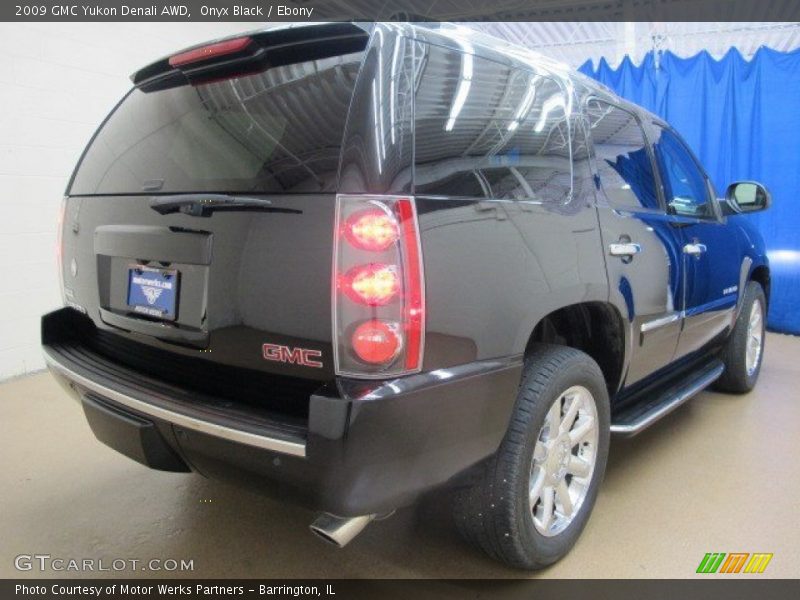 Onyx Black / Ebony 2009 GMC Yukon Denali AWD