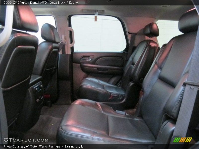 Onyx Black / Ebony 2009 GMC Yukon Denali AWD