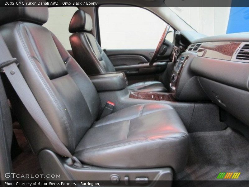 Onyx Black / Ebony 2009 GMC Yukon Denali AWD