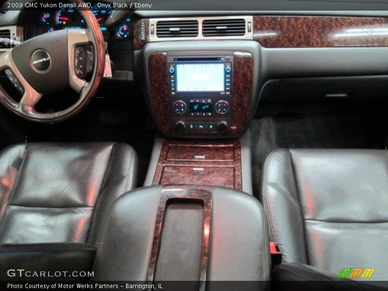 Onyx Black / Ebony 2009 GMC Yukon Denali AWD