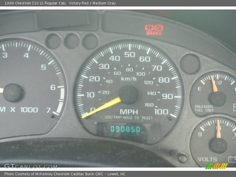 Victory Red / Medium Gray 1999 Chevrolet S10 LS Regular Cab