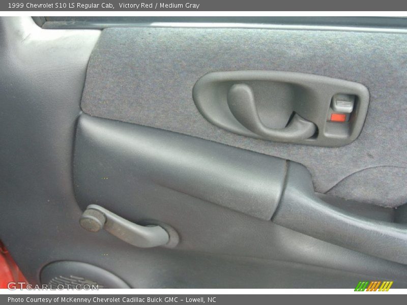 Victory Red / Medium Gray 1999 Chevrolet S10 LS Regular Cab