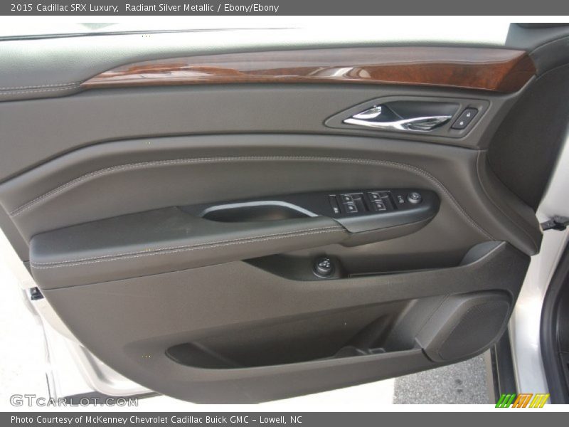 Radiant Silver Metallic / Ebony/Ebony 2015 Cadillac SRX Luxury