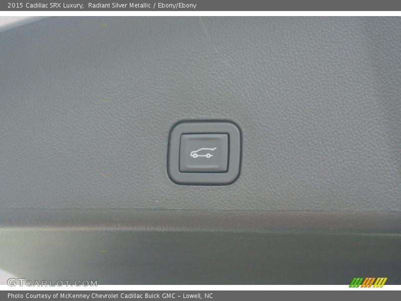 Radiant Silver Metallic / Ebony/Ebony 2015 Cadillac SRX Luxury