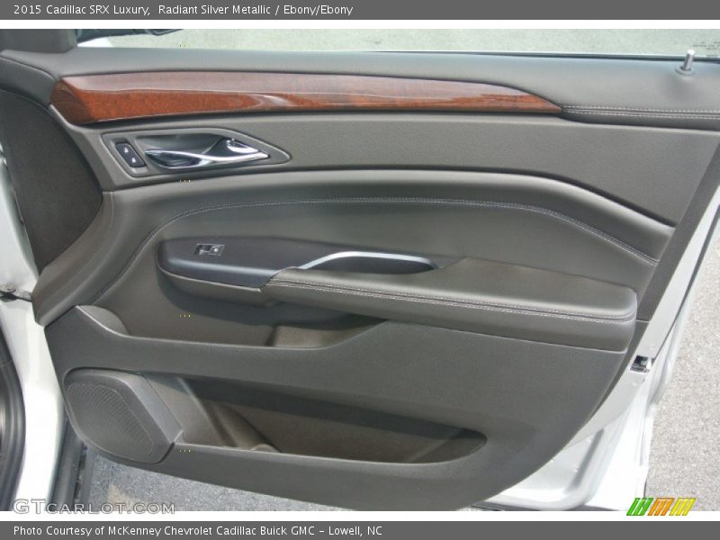 Radiant Silver Metallic / Ebony/Ebony 2015 Cadillac SRX Luxury