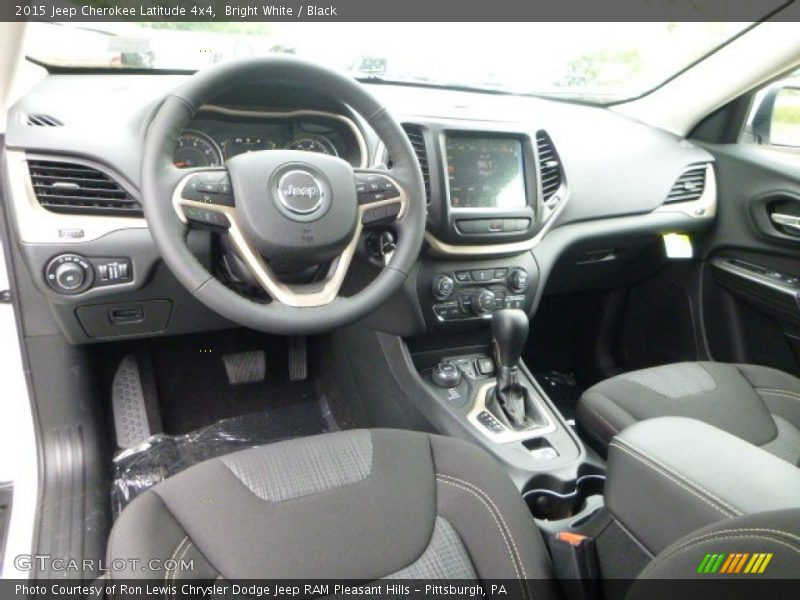 Black Interior - 2015 Cherokee Latitude 4x4 