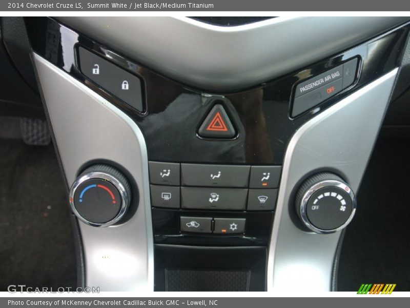 Summit White / Jet Black/Medium Titanium 2014 Chevrolet Cruze LS