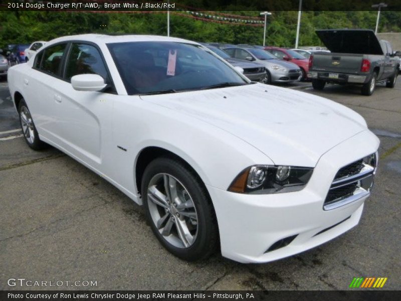 Front 3/4 View of 2014 Charger R/T AWD