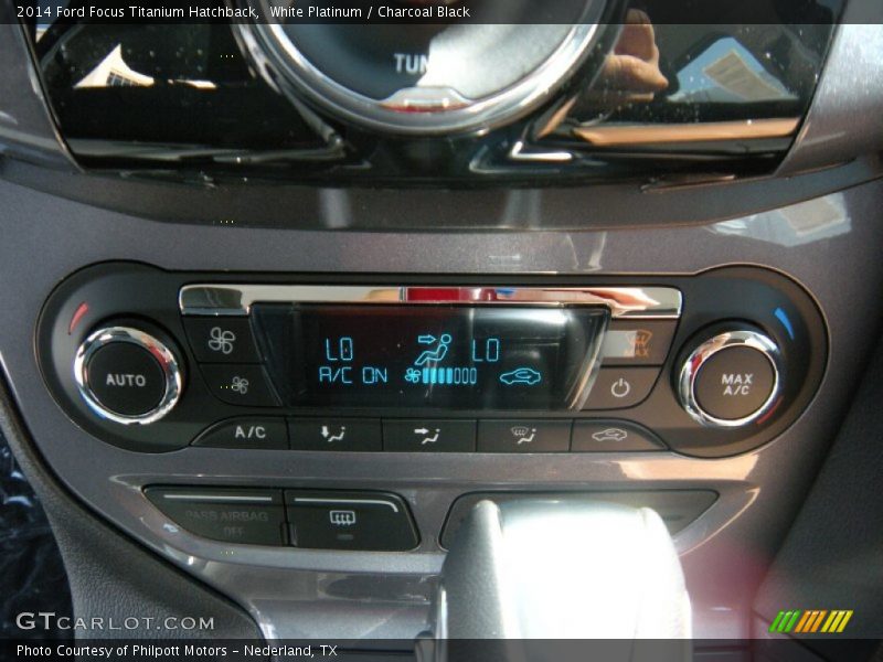 White Platinum / Charcoal Black 2014 Ford Focus Titanium Hatchback