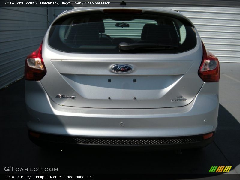 Ingot Silver / Charcoal Black 2014 Ford Focus SE Hatchback