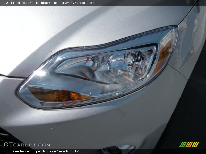 Ingot Silver / Charcoal Black 2014 Ford Focus SE Hatchback