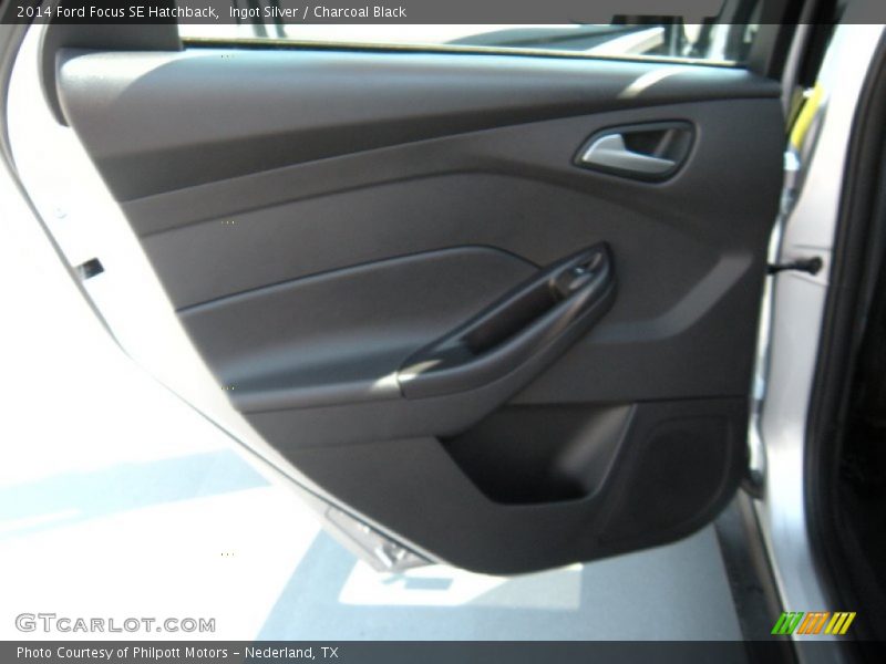 Ingot Silver / Charcoal Black 2014 Ford Focus SE Hatchback