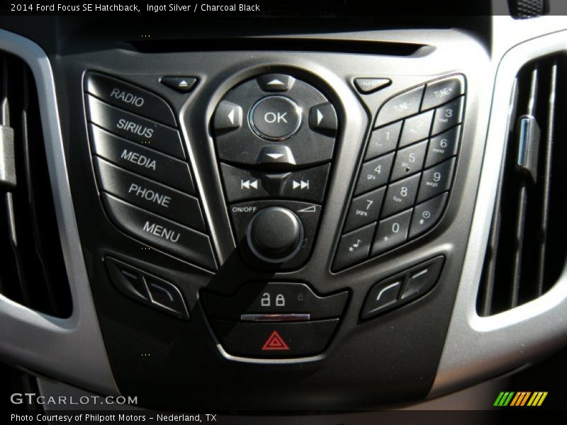 Ingot Silver / Charcoal Black 2014 Ford Focus SE Hatchback