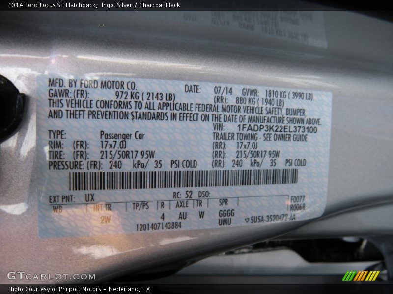 Ingot Silver / Charcoal Black 2014 Ford Focus SE Hatchback