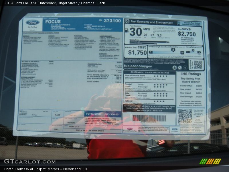 Ingot Silver / Charcoal Black 2014 Ford Focus SE Hatchback