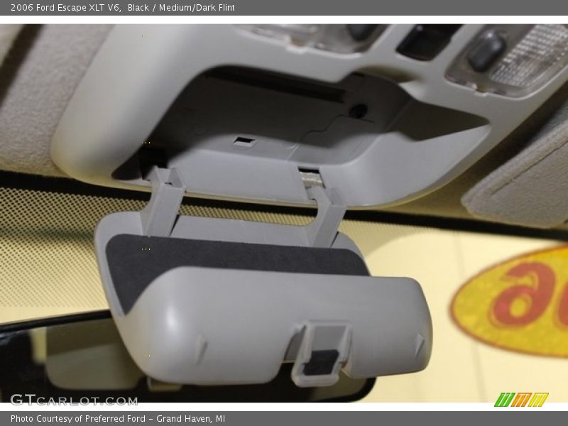Black / Medium/Dark Flint 2006 Ford Escape XLT V6