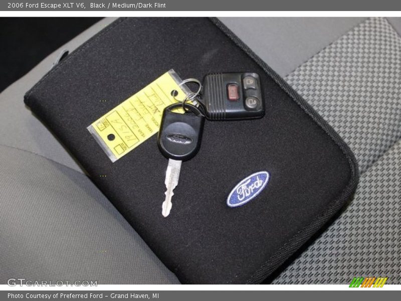 Black / Medium/Dark Flint 2006 Ford Escape XLT V6