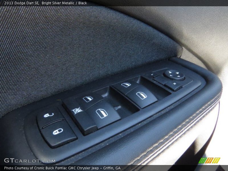 Bright Silver Metallic / Black 2013 Dodge Dart SE