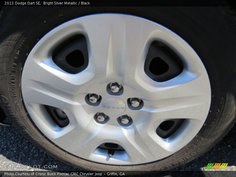 Bright Silver Metallic / Black 2013 Dodge Dart SE