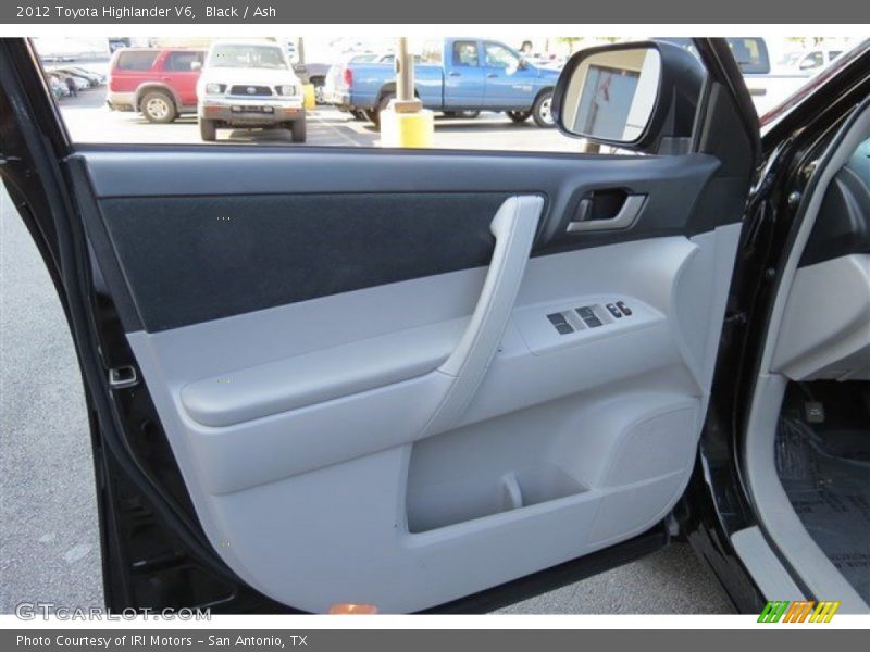 Black / Ash 2012 Toyota Highlander V6