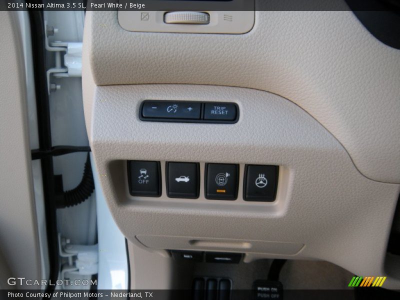 Controls of 2014 Altima 3.5 SL