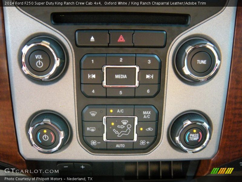 Oxford White / King Ranch Chaparral Leather/Adobe Trim 2014 Ford F250 Super Duty King Ranch Crew Cab 4x4