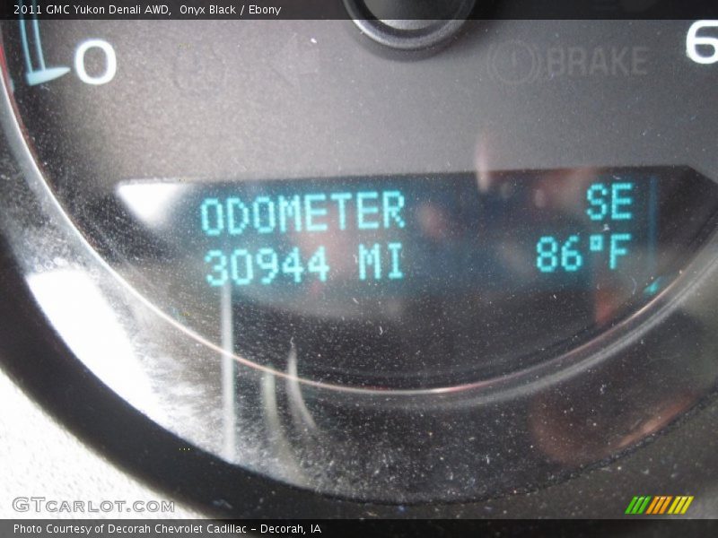 Onyx Black / Ebony 2011 GMC Yukon Denali AWD