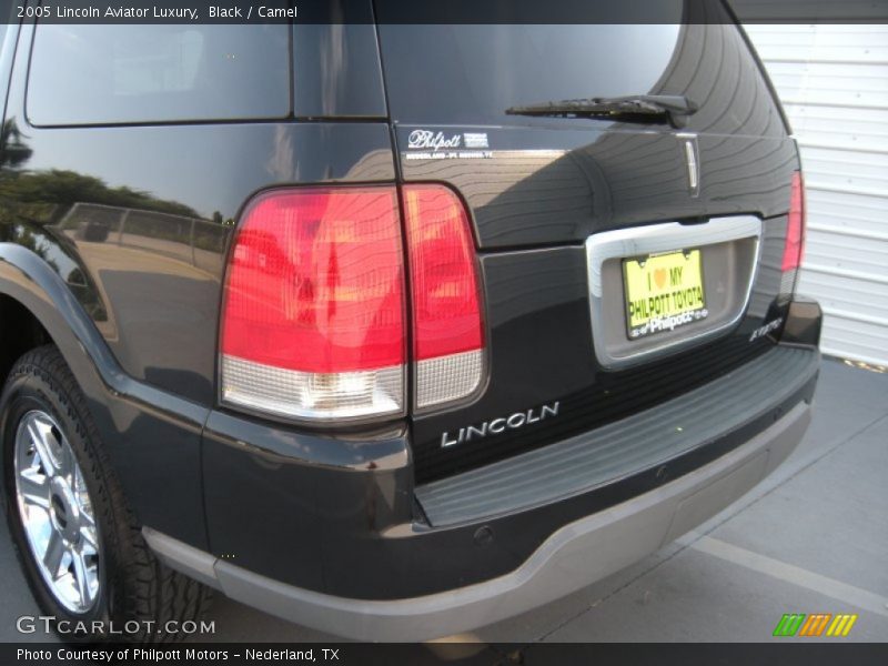 Black / Camel 2005 Lincoln Aviator Luxury